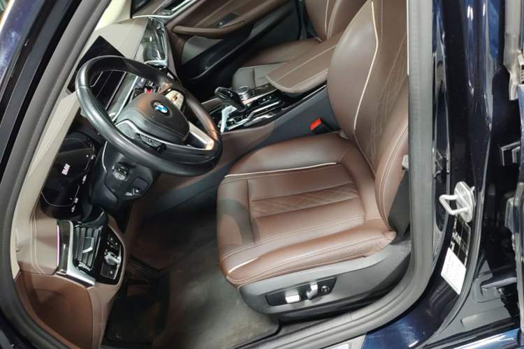 Used BMW 5 Series 2021 525Li Luxury Package Left Front Seat