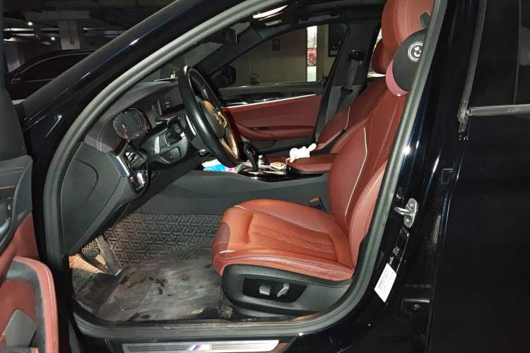 Used BMW 5 Series 2021 530Li Leading Model M Sport Package Left Front Seat