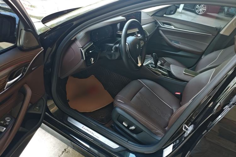 Used BMW 5 Series 2021 530Li Leading Luxury Package Left Front Seat