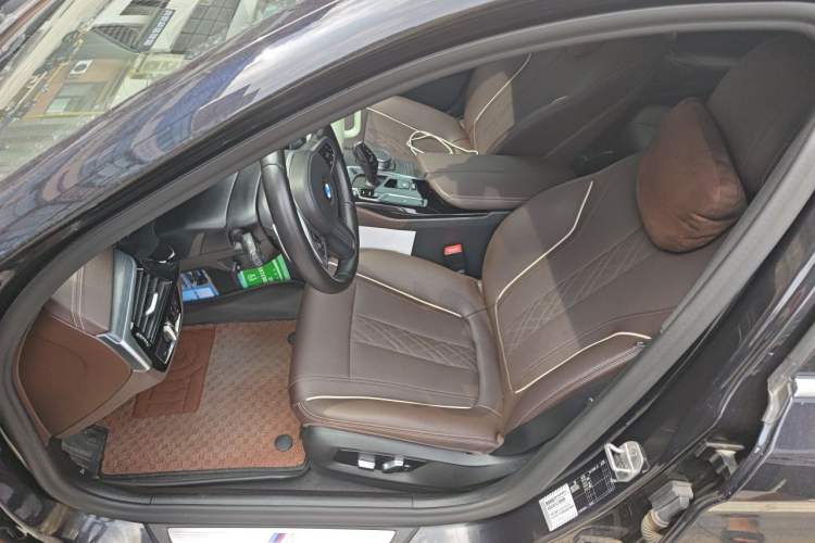 Used BMW 5 Series 2021 530Li Leading Model M Sport Package Left Front Seat