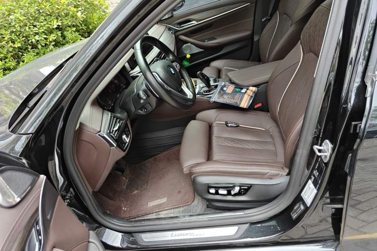 Used BMW 5 Series 2021 530Li Executive Luxury Package Left Front Seat