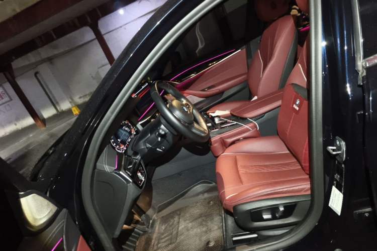 Used BMW 5 Series 2021 525Li M Sport Package Left Front Seat