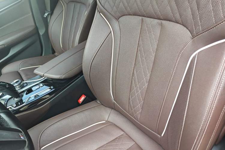 Used BMW 5 Series 2021 530Li Luxury Edition M Sport Package Left Front Seat