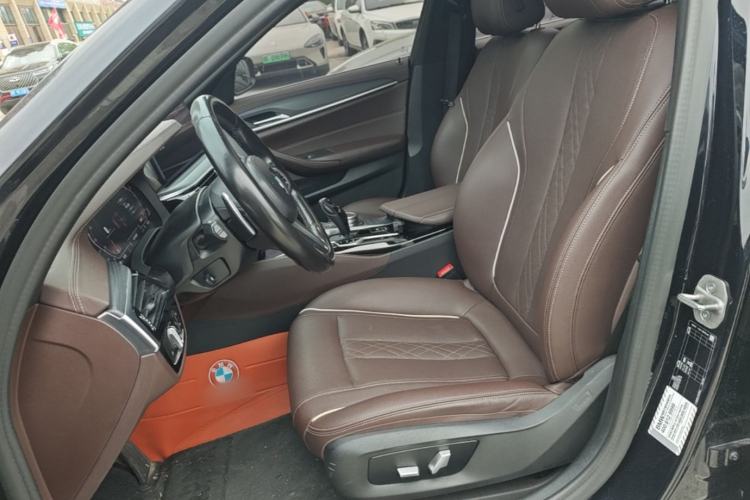 Used BMW 5 Series 2021 Facelifted 530Li Leading Edition M Sport Package Left Front Seat