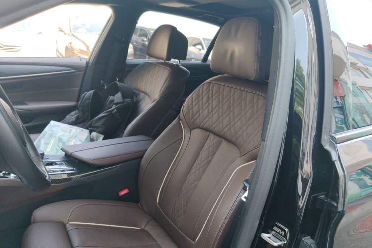 Used BMW 5 Series 2021 530Li Luxury Edition M Sport Package Left Front Seat