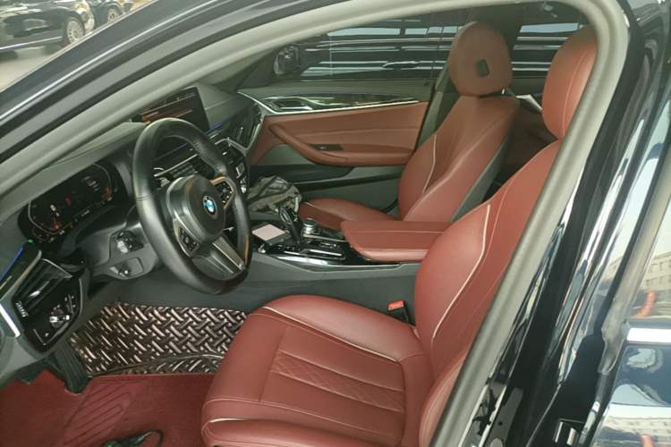 Used BMW 5 Series 2021 525Li M Sport Package Left Front Seat