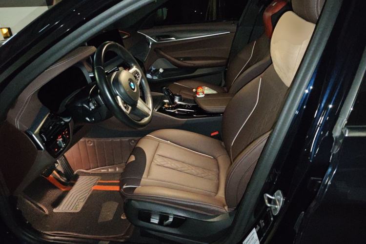 Used BMW 5 Series 2021 Facelifted 530Li Leading Edition M Sport Package Left Front Seat