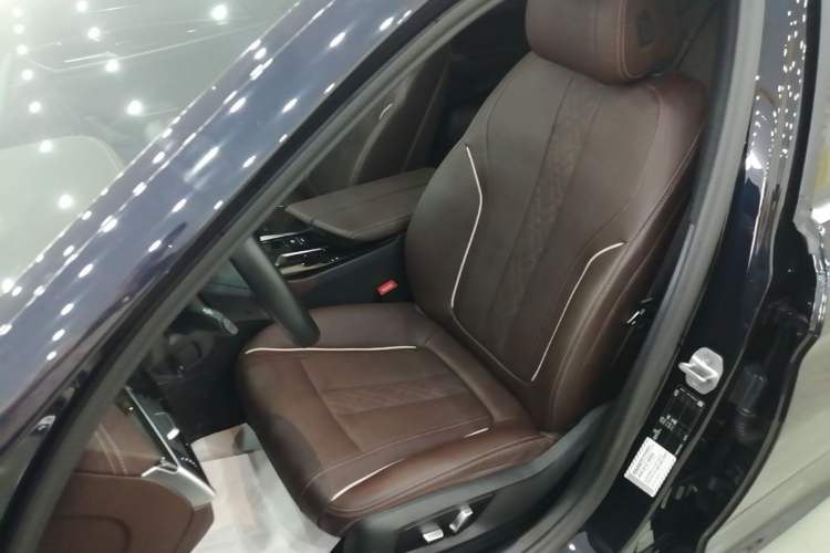 Used BMW 5 Series 2021 Facelifted 525Li M Sport Package Left Front Seat