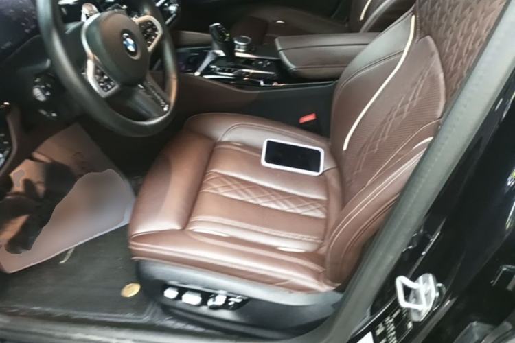 Used BMW 5 Series 2021 Restyled 540i Sport Line with M Sports Package Left Front Seat