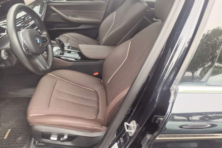 Used BMW 5 Series 2021 525Li M Sport Package Left Front Seat