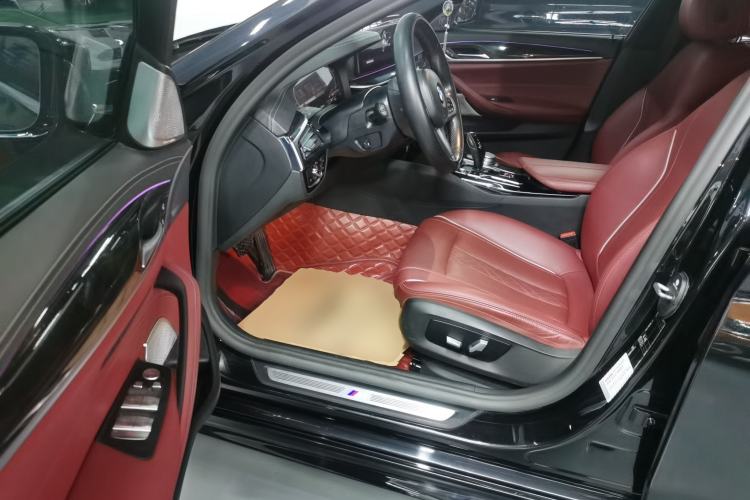 Used BMW 5 Series 2021 525Li M Sport Package Left Front Seat