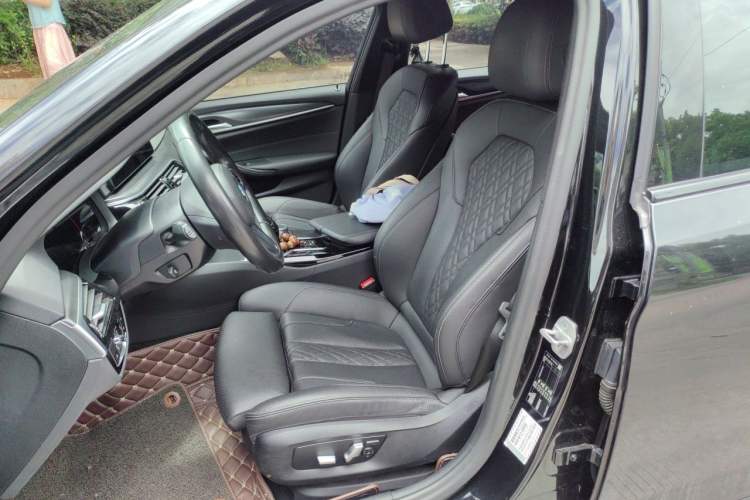 Used BMW 5 Series 2021 525i M Sport Package Left Front Seat