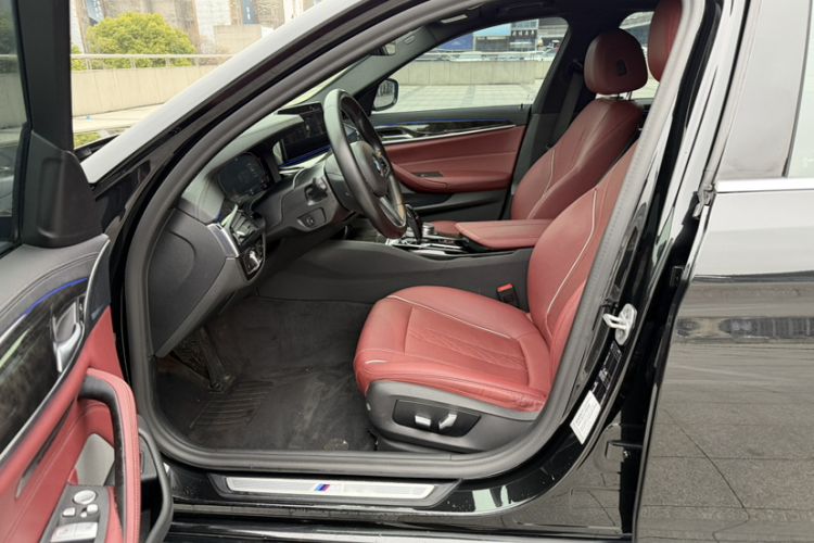 Used BMW 5 Series 2021 525Li M Sport Package Left Front Seat