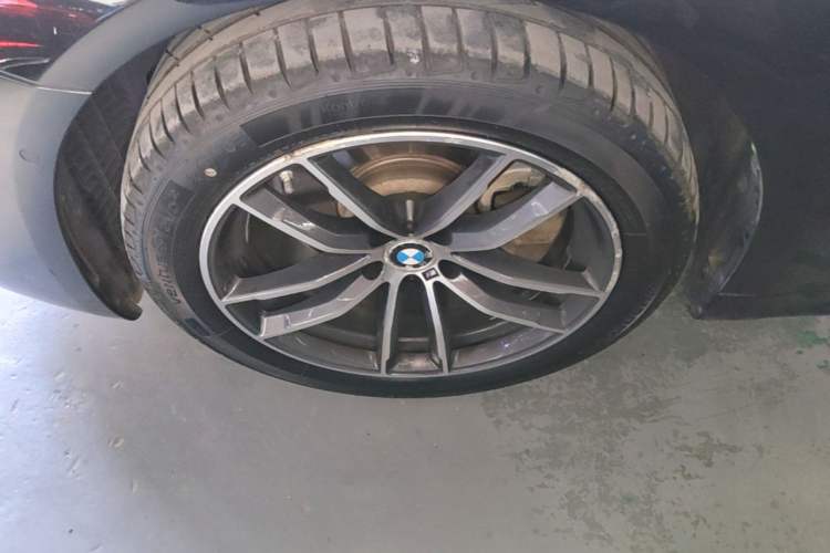 Used BMW 5 Series 2021 525Li M Sport Package Left Front Wheel Hub
