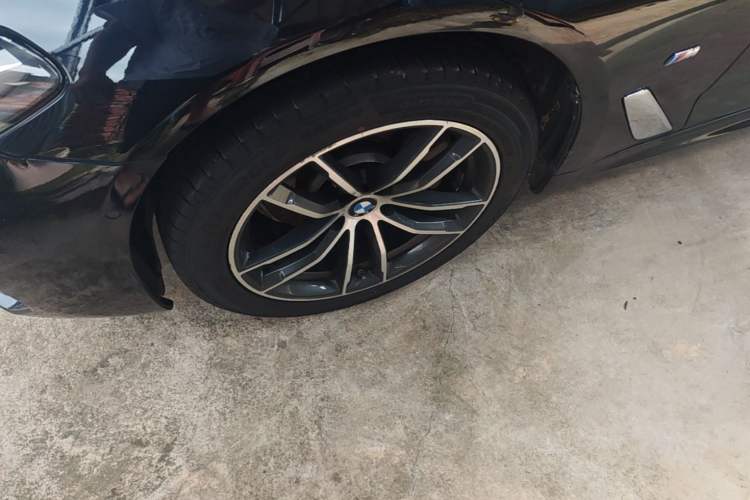 Used BMW 5 Series 2021 Facelifted 525Li M Sport Package Left Front Wheel Hub