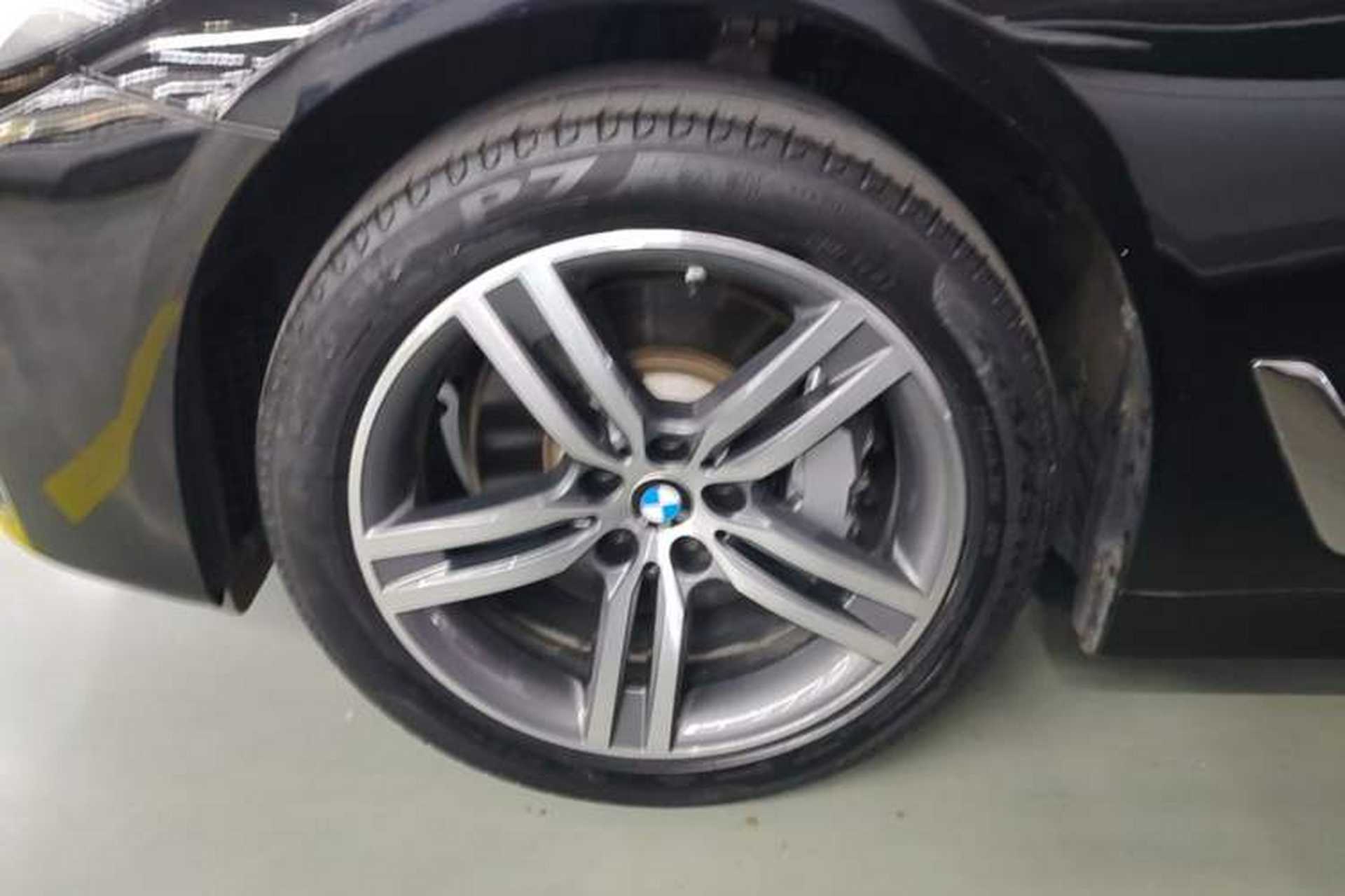 Used BMW 5 Series 2021 530Li Leading Luxury Package Left Front Wheel Hub