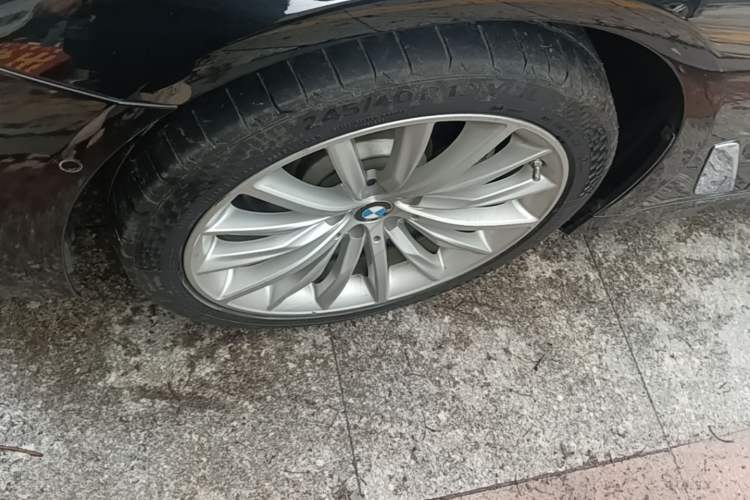 Used BMW 5 Series 2021 530Li Luxury Edition Premium Package Left Front Wheel Hub