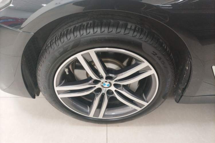 Used BMW 5 Series 2021 Restyled 530Li Leading Edition Luxury Package Left Front Wheel Hub