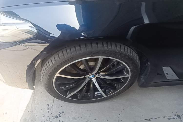 Used BMW 5 Series 2021 530Li Luxury Edition Premium Package Left Front Wheel Hub