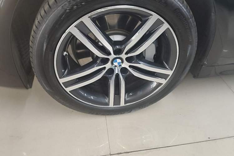 Used BMW 5 Series 2021 Restyled 530Li Leading Edition Luxury Package Left Front Wheel Hub