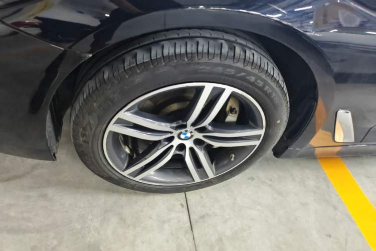 Used BMW 5 Series 2021 Restyled 530Li Leading Edition Luxury Package Left Front Wheel Hub