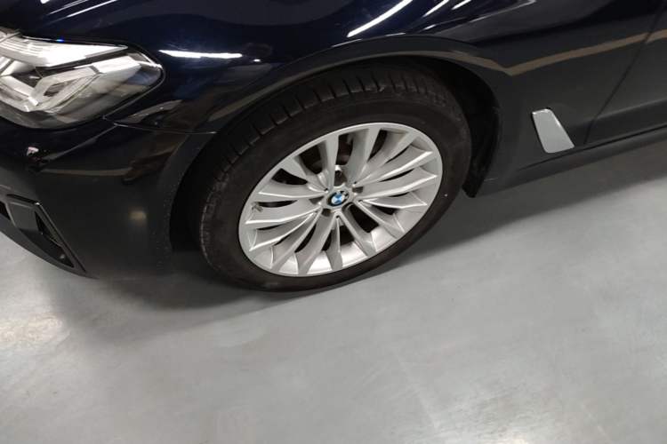 Used BMW 5 Series 2021 525Li Luxury Package Left Front Wheel Hub