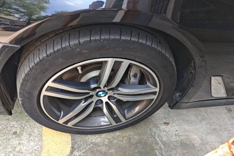 Used BMW 5 Series 2021 530Li Leading Luxury Package Left Front Wheel Hub