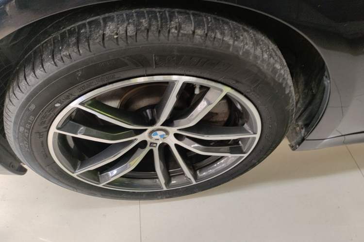 Used BMW 5 Series 2021 525Li M Sport Package Left Front Wheel Hub