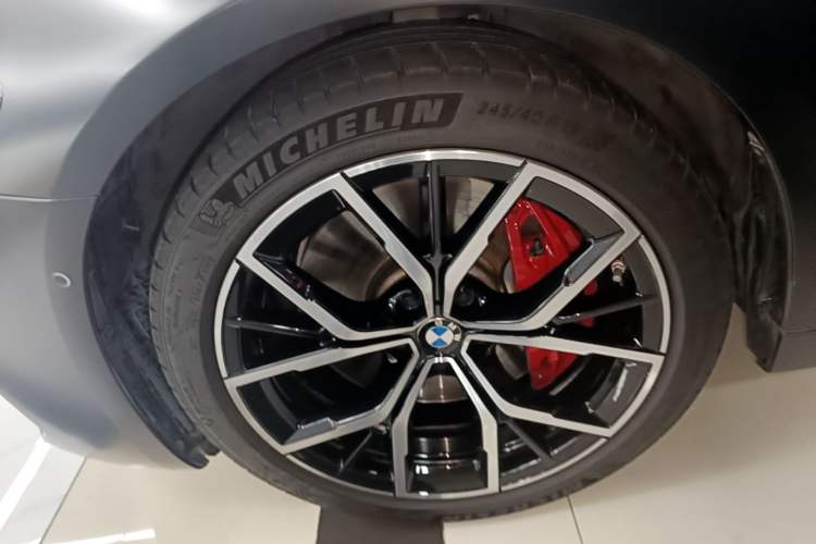 Used BMW 5 Series 2021 540i Sport Line M Sport Package Left Front Wheel Hub