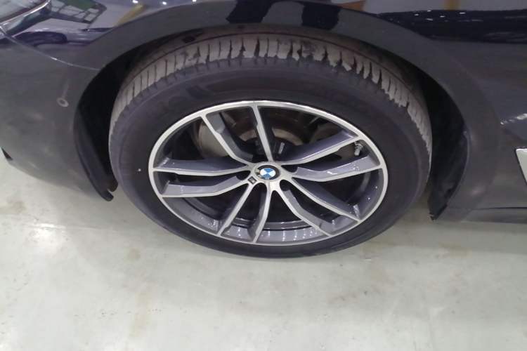 Used BMW 5 Series 2021 Facelifted 525Li M Sport Package Left Front Wheel Hub