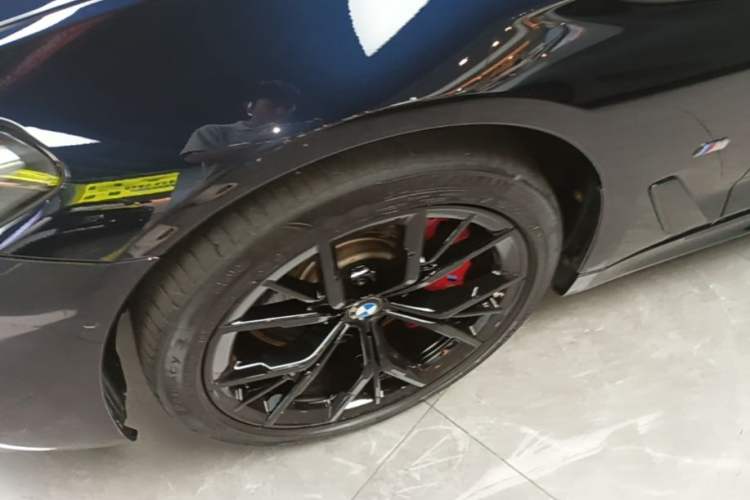 Used BMW 5 Series 2021 Restyled 540i Sport Line with M Sports Package Left Front Wheel Hub