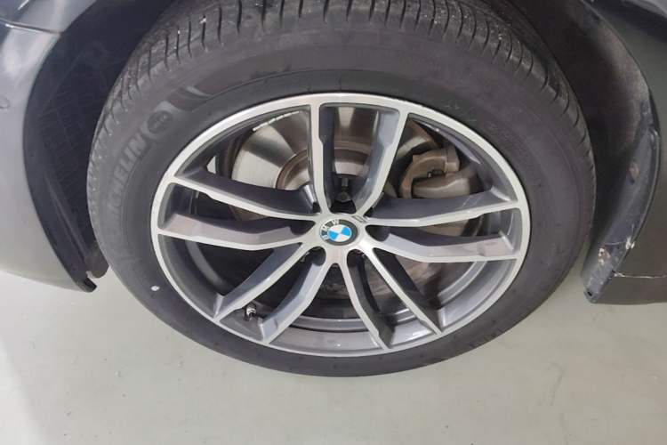 Used BMW 5 Series 2021 Facelifted 525Li M Sport Package Left Front Wheel Hub