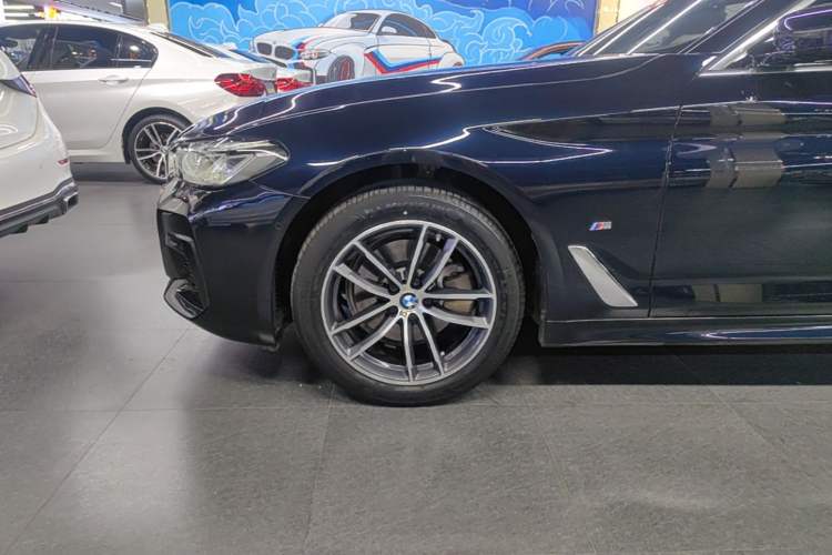 Used BMW 5 Series 2021 525Li M Sport Package Left Front Wheel Hub