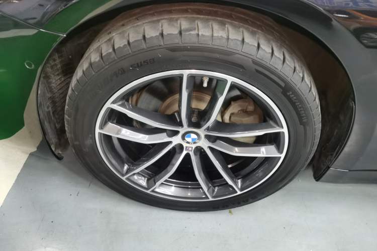 Used BMW 5 Series 2021 525Li M Sport Package Left Front Wheel Hub