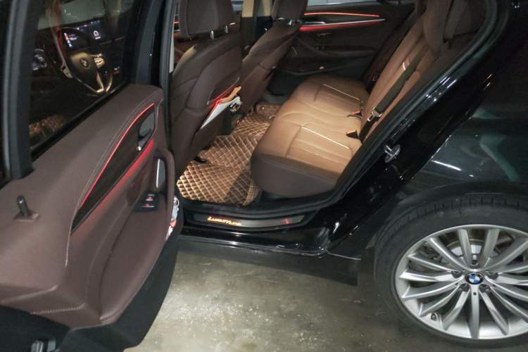 Used BMW 5 Series 2021 530Li Luxury Edition Premium Package Left Rear Seat