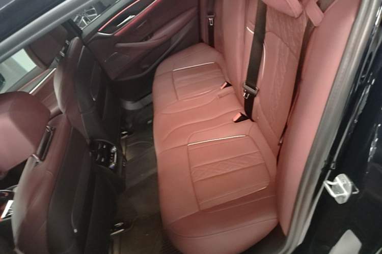 Used BMW 5 Series 2021 Restyled 530Li Luxury Edition M Sport Package Left Rear Seat