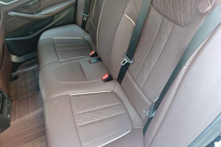 Used BMW 5 Series 2021 Updated Version 525Li Luxury Package Left Rear Seat