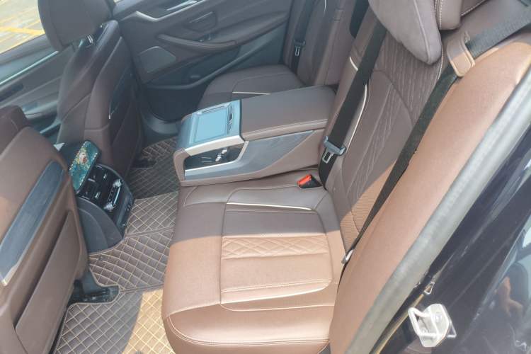 Used BMW 5 Series 2021 530Li Luxury Edition M Sport Package Left Rear Seat