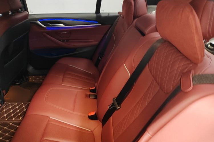 Used BMW 5 Series 2021 530Li Leading Model M Sport Package Left Rear Seat