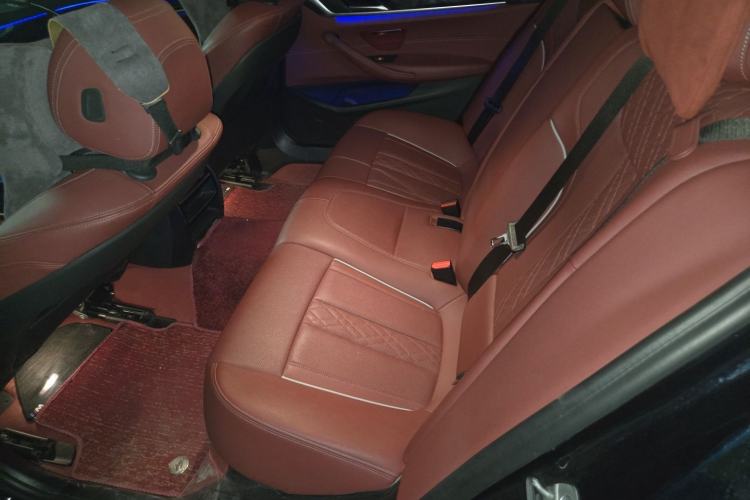 Used BMW 5 Series 2021 525Li Luxury Package Left Rear Seat