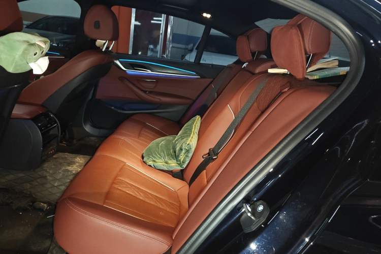 Used BMW 5 Series 2021 530Li Leading Model M Sport Package Left Rear Seat