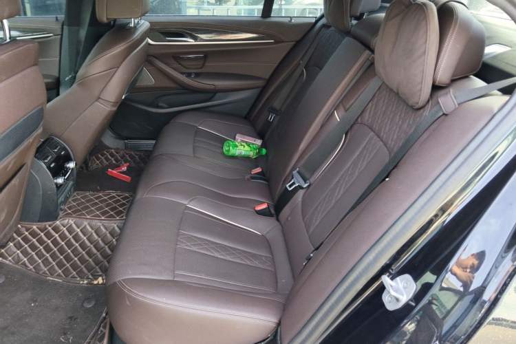 Used BMW 5 Series 2021 530Li Luxury Edition M Sport Package Left Rear Seat