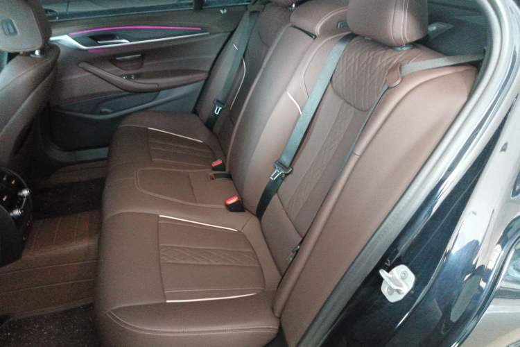 Used BMW 5 Series 2021 530Li Leading Model M Sport Package Left Rear Seat