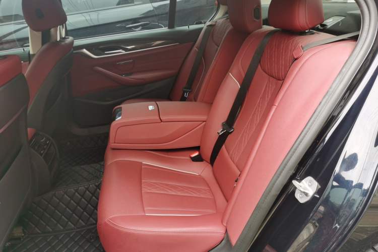 Used BMW 5 Series 2021 525Li Luxury Package Left Rear Seat