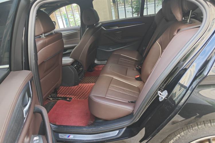 Used BMW 5 Series 2021 Facelifted 530Li Leading Edition M Sport Package Left Rear Seat