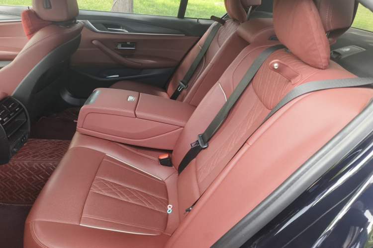 Used BMW 5 Series 2021 530Li Leading Model M Sport Package Left Rear Seat