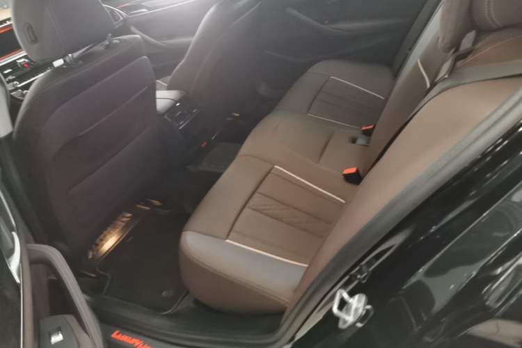 Used BMW 5 Series 2021 525Li Luxury Package Left Rear Seat