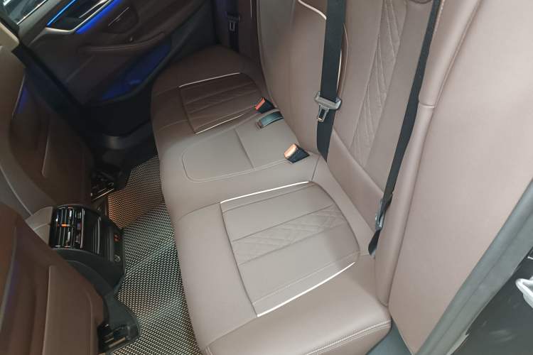 Used BMW 5 Series 2021 525Li Luxury Package Left Rear Seat