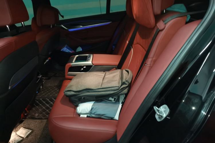 Used BMW 5 Series 2021 530Li Luxury Edition M Sport Package Left Rear Seat