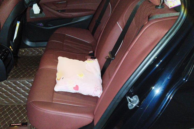 Used BMW 5 Series 2021 525Li Luxury Package Left Rear Seat